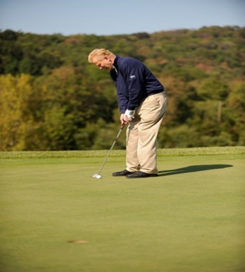 Man Putting on Green - Keiser Golf Infographic